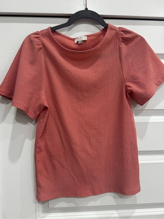 LOFT Tops - LOFT Short Sleeve Textured Tee in Rose